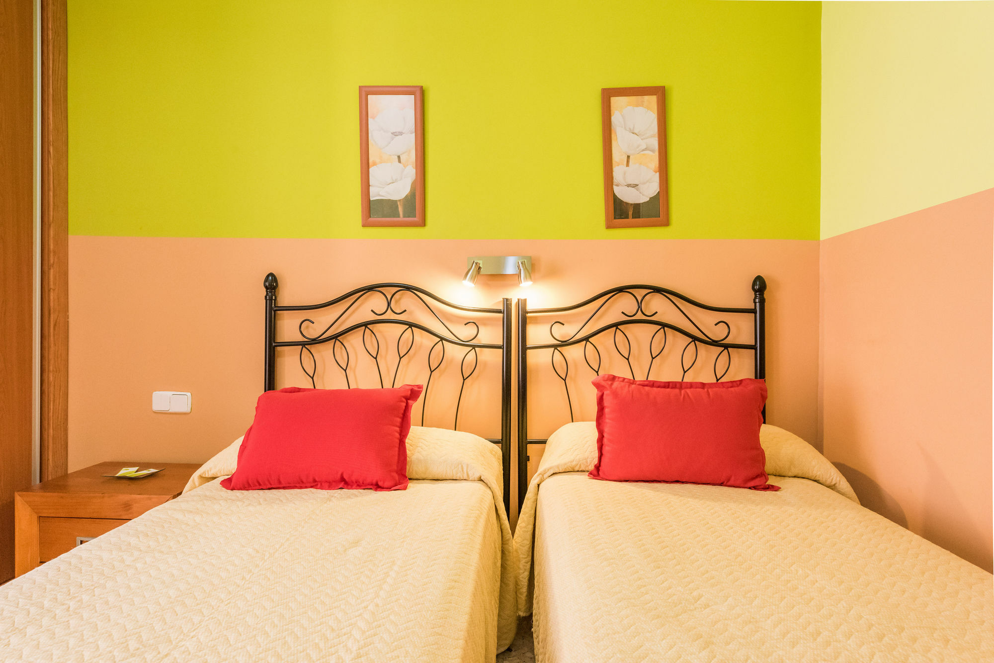 Hostal Arkanta Арганда-дель-Рей Экстерьер фото