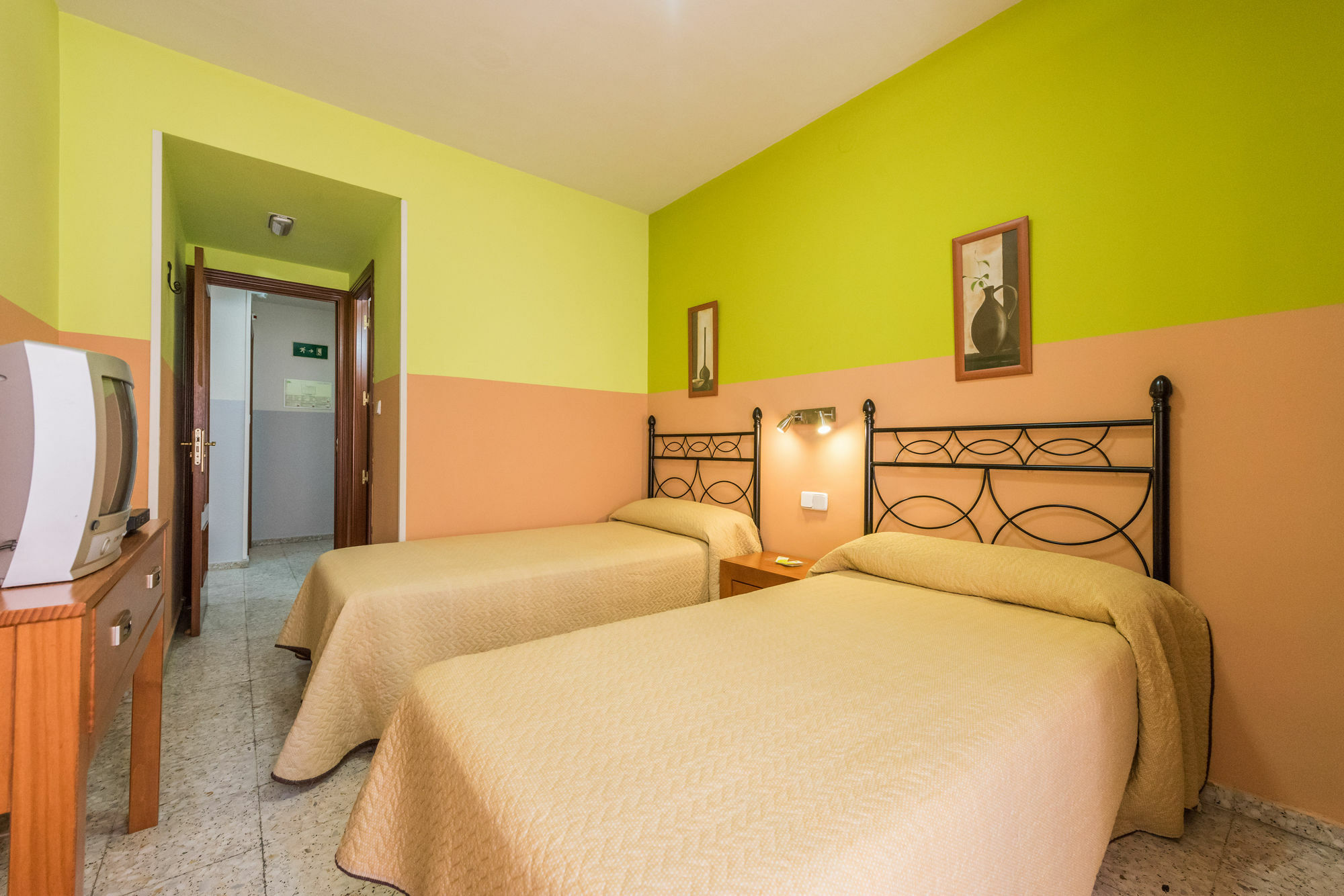 Hostal Arkanta Арганда-дель-Рей Экстерьер фото