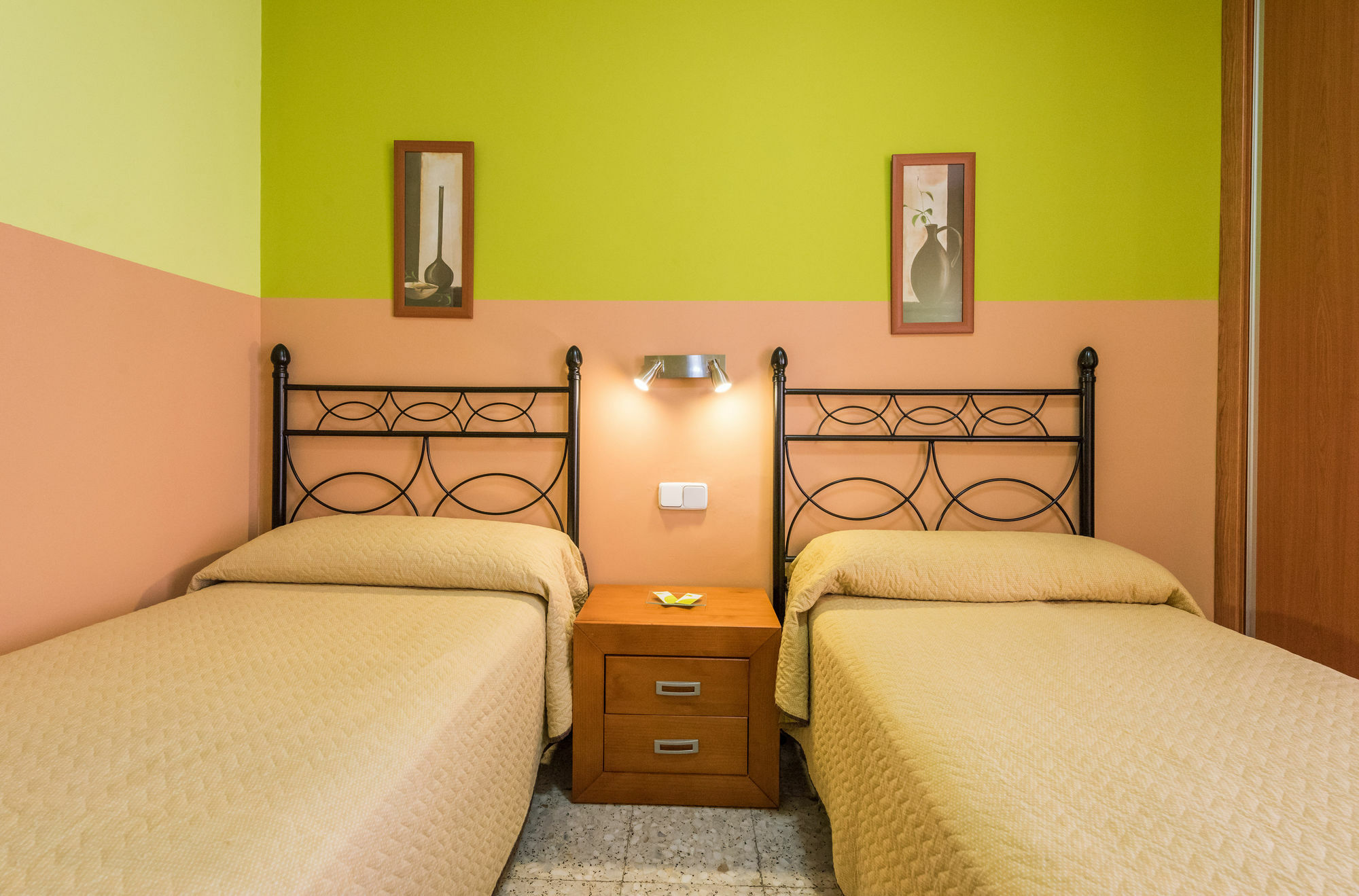 Hostal Arkanta Арганда-дель-Рей Экстерьер фото