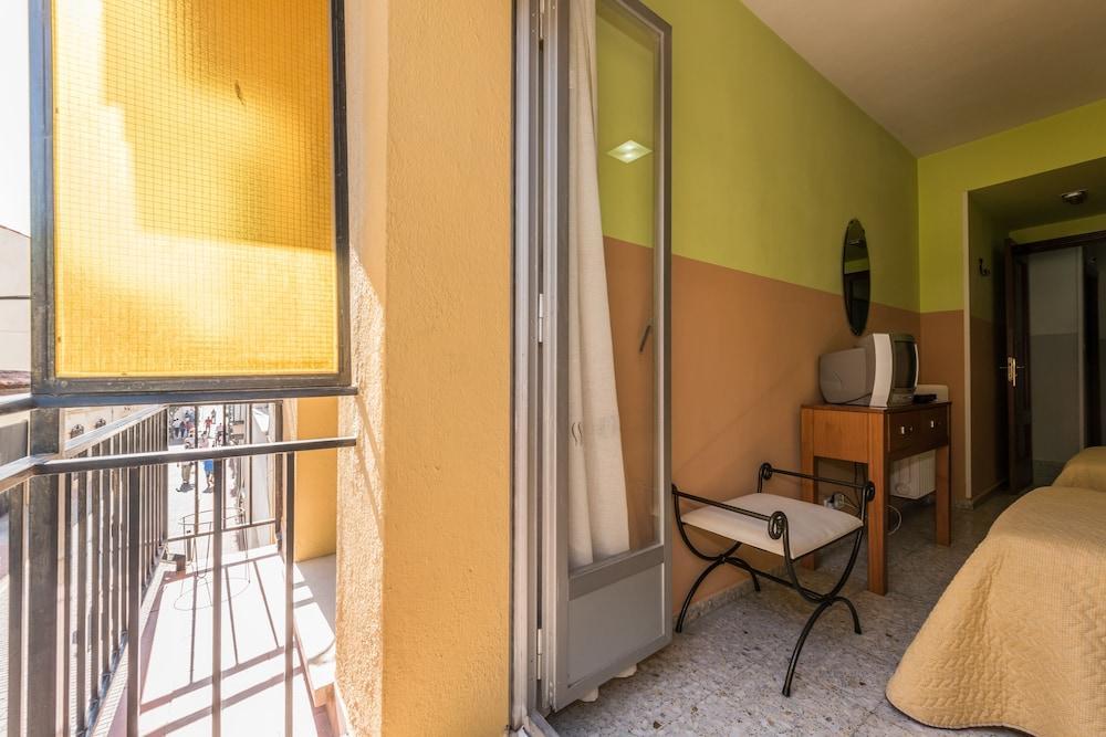 Hostal Arkanta Арганда-дель-Рей Экстерьер фото